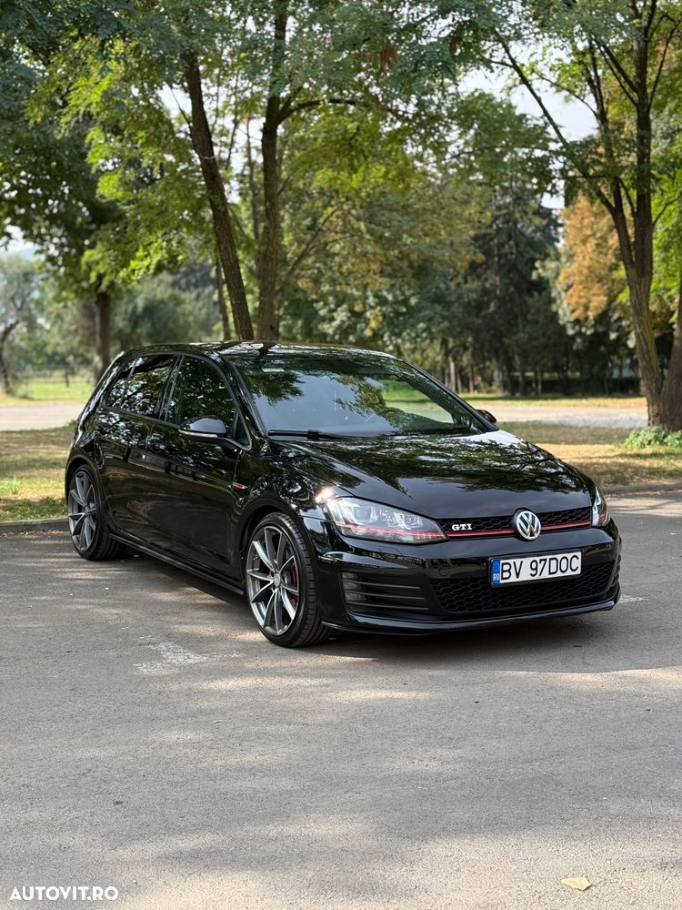 Volkswagen Golf 2.0 TSI BMT DSG GTI - 3