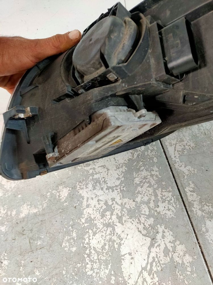 lampa prawa audi a4 8e b7 xenon 8e0941030as ładna ! - 8