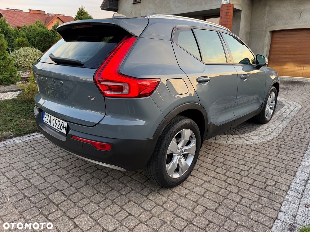 Volvo XC 40 T3 Momentum Pro - 3