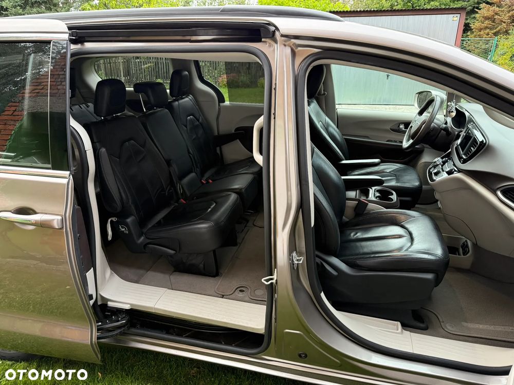 Chrysler Pacifica - 3