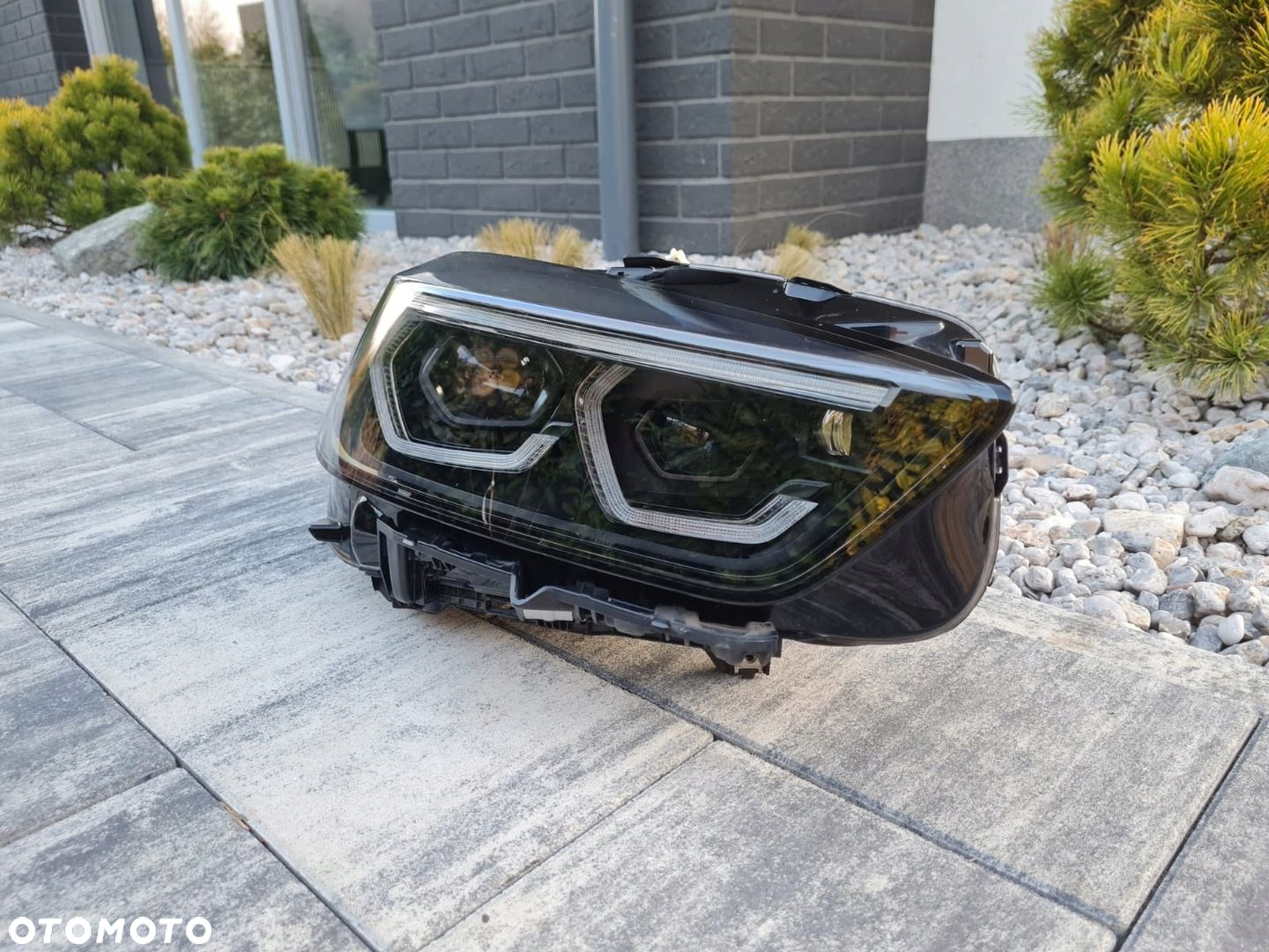 BMW 1 F40 Lampa prawa przód Full Led Adaptive Shadow Line Black 8082628-04 - 3