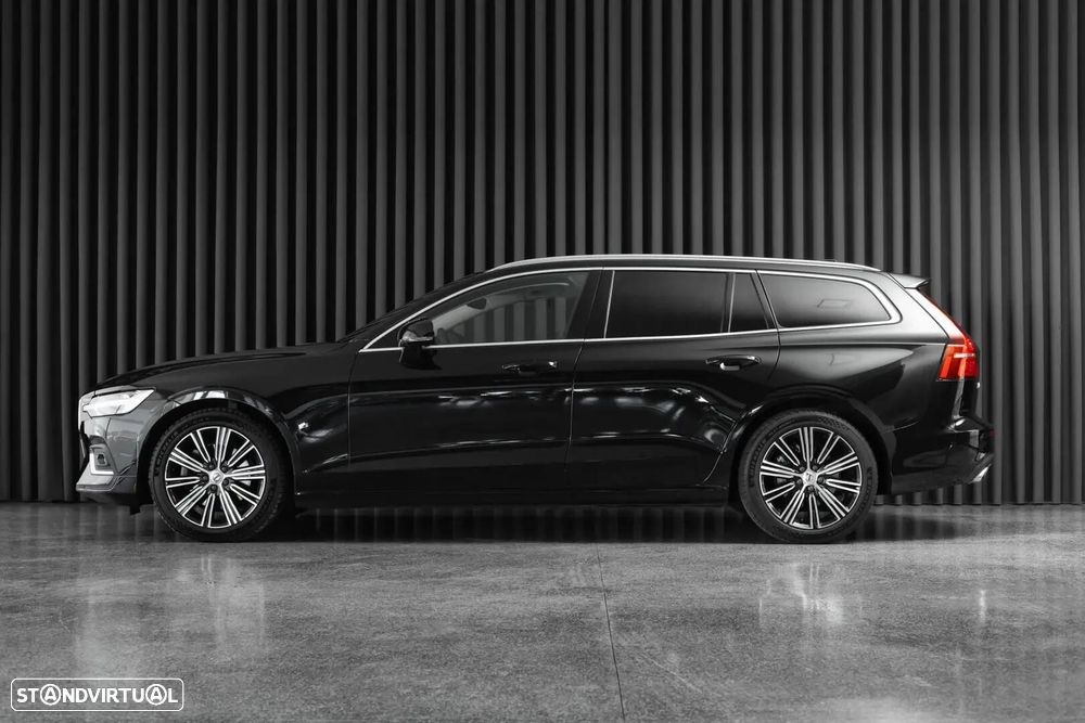 Volvo V60 2.0 B4 Momentum Geartronic - 3