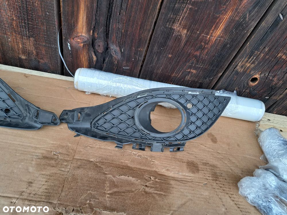 Kratki kratka prawa lewa Mercedes A-Klasa III W176 2012-2015 A1768850522 A1768850622 - 2