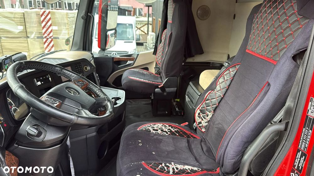 Mercedes-Benz Actros - 7