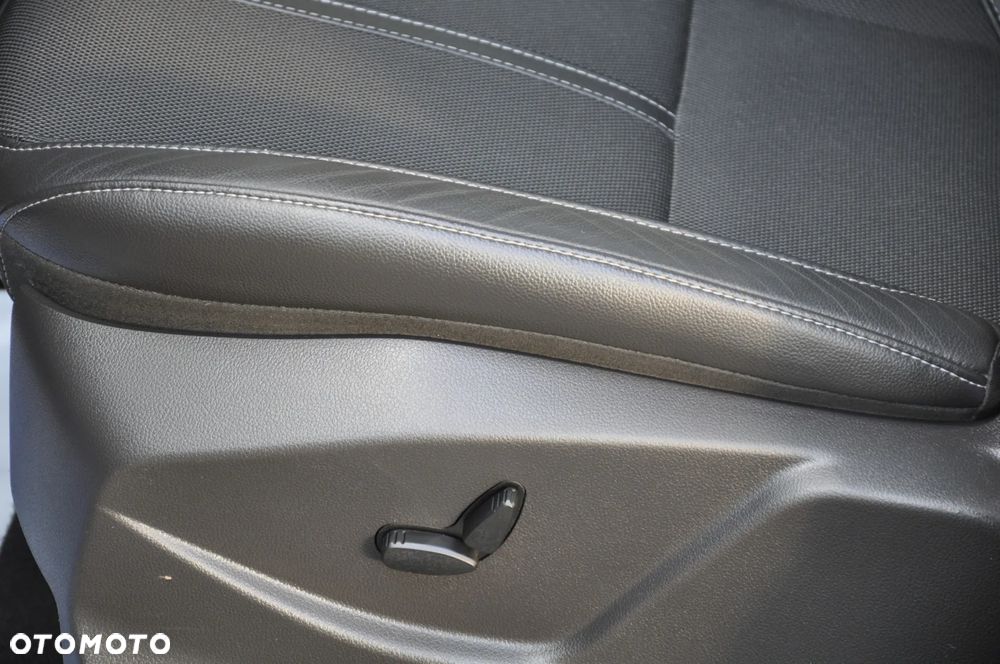 Ford Grand C-MAX - 3