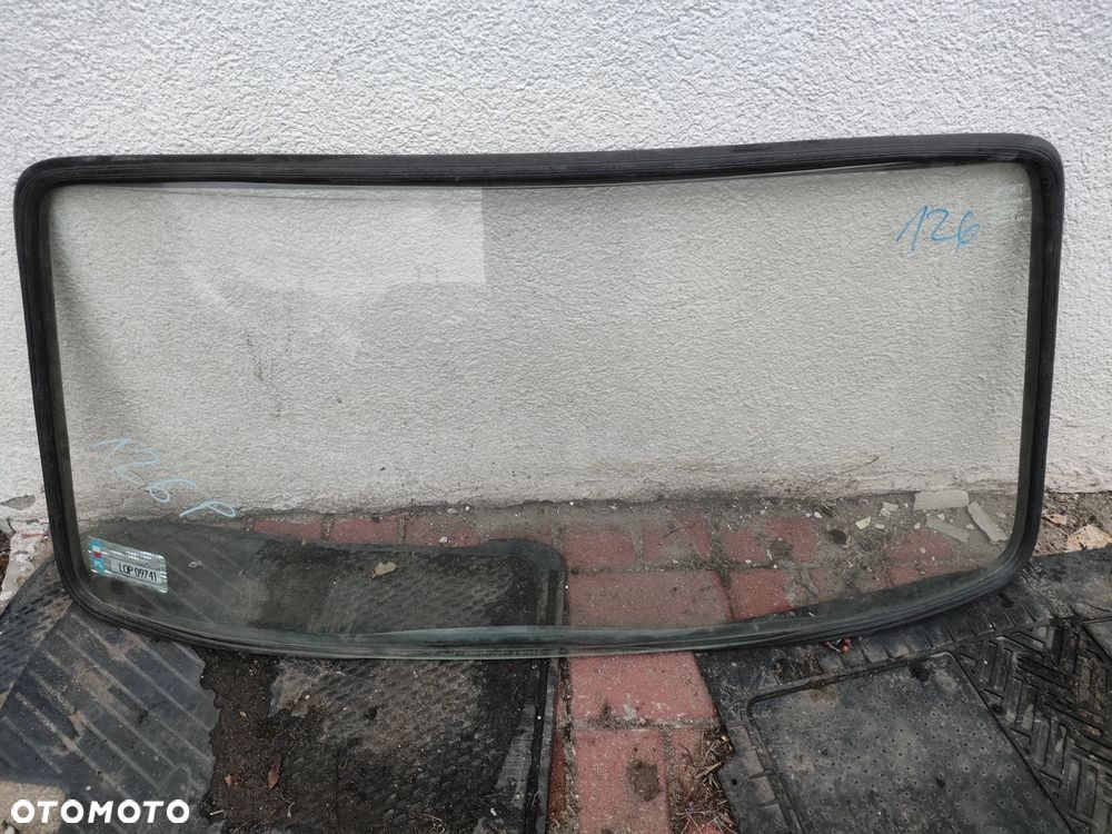 Szyba przednia czołowa Fiat 126P. - 1
