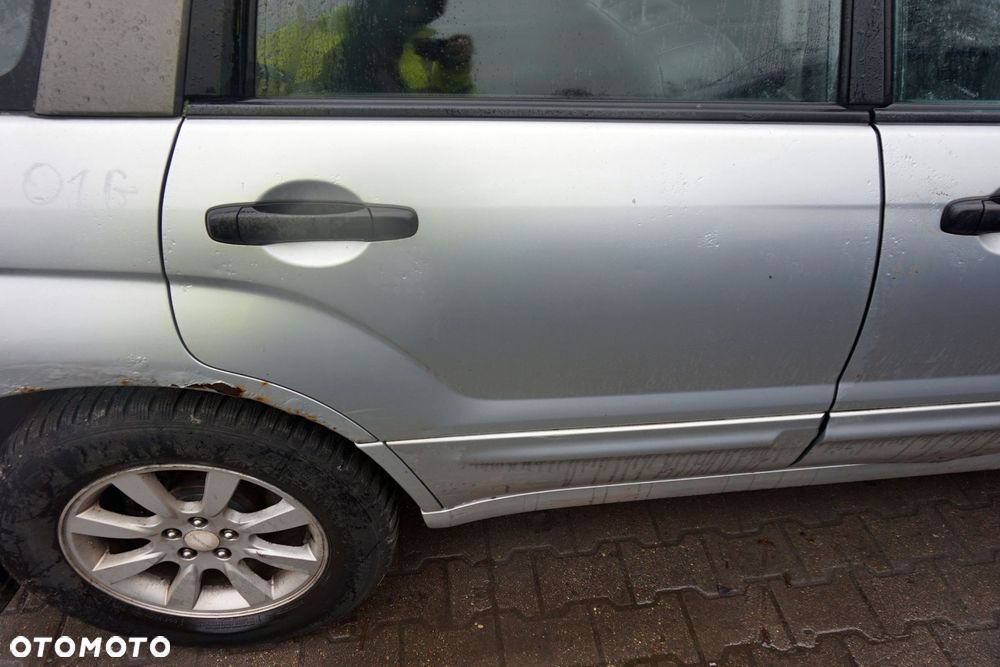 DRZWI TYLNE PRAWE FORESTER II SG 01G  SREBRNY SUBARU 2002-2006 - 3