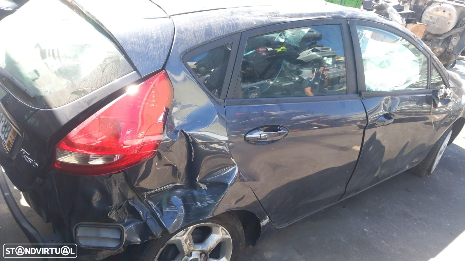 Ford Fiesta MK6 1.25i de 2010 disponível para peças - 3