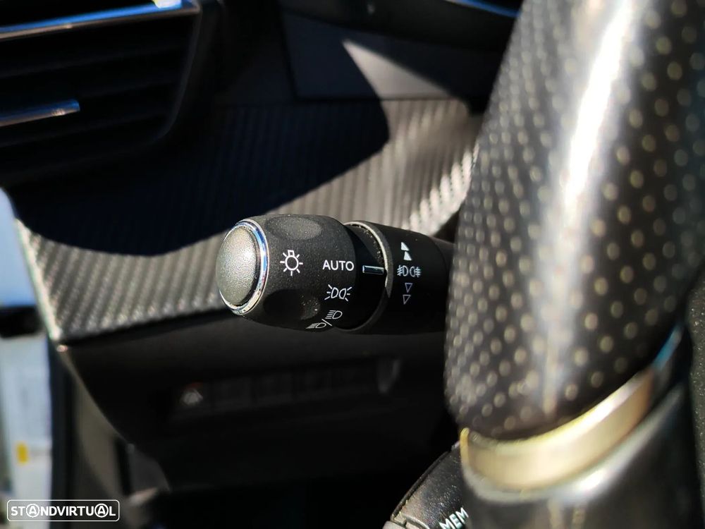 Peugeot e-2008 50 kWh GT - 25