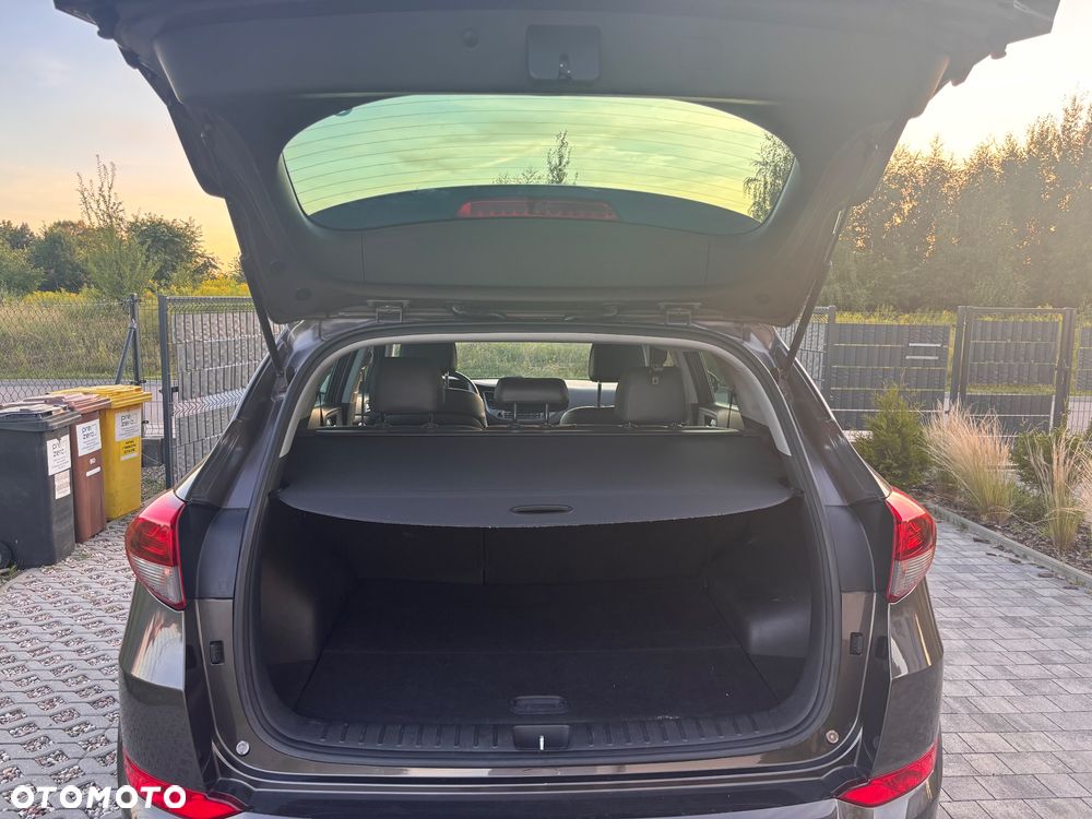 Hyundai Tucson blue 1.7 CRDi 2WD DCT Premium - 36