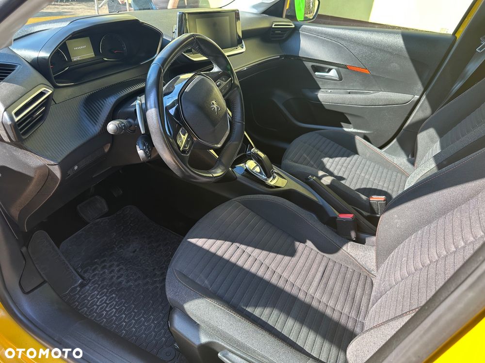 Peugeot 208 1.2 PureTech Allure S&S EAT8 - 11