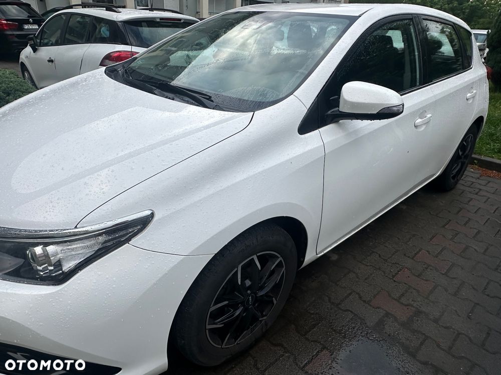 Toyota Auris 1.6 Premium - 5