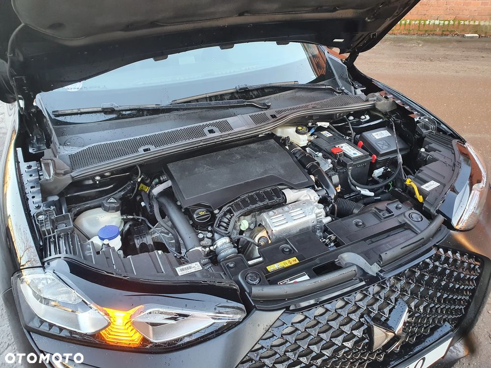 DS Automobiles DS 3 Crossback 1.2 PureTech Performance Line + - 24