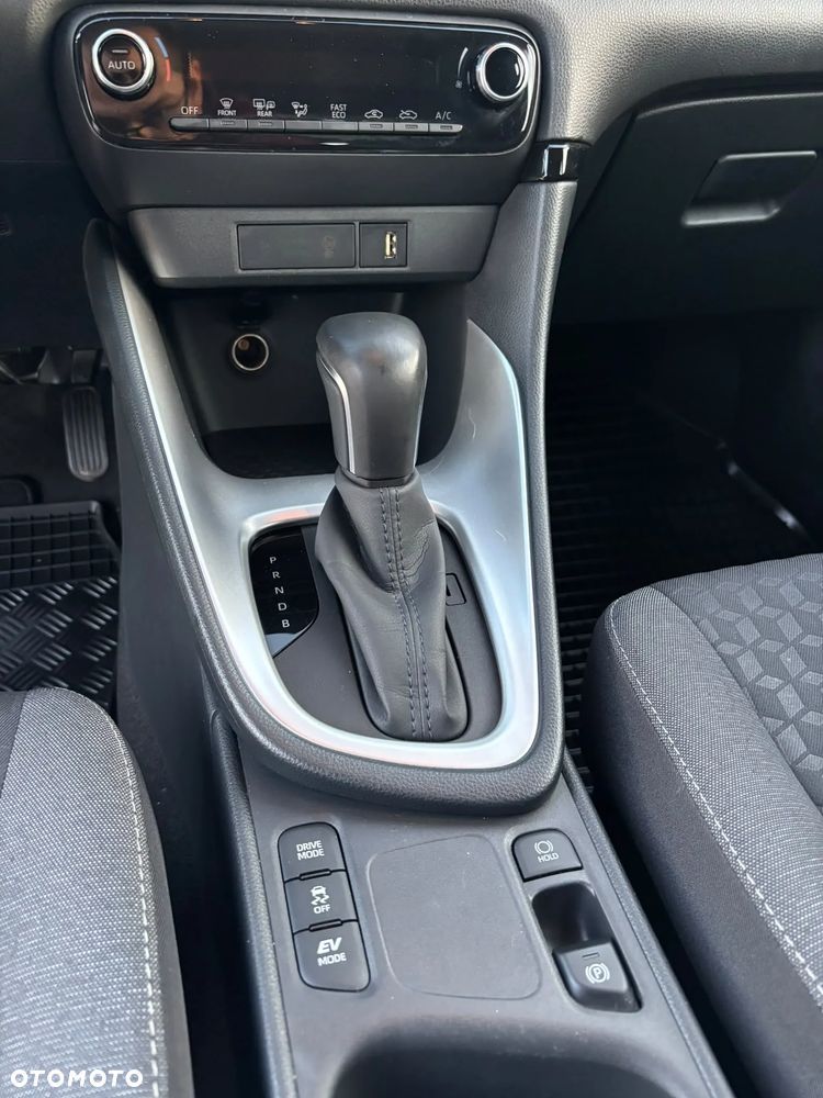 Toyota Yaris Hybrid 1.5 Comfort - 17
