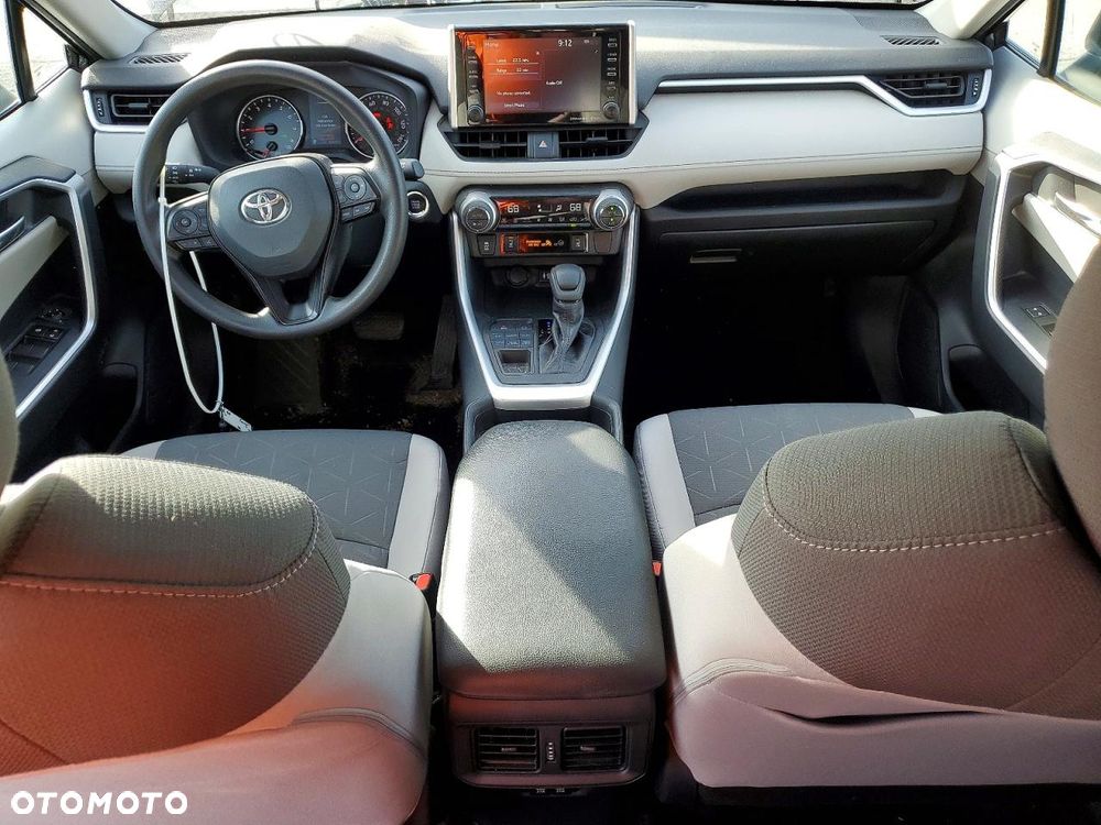 Toyota RAV4 - 9