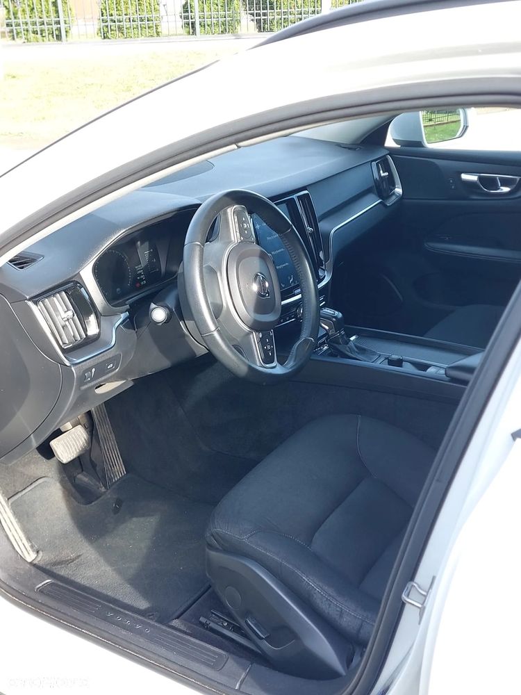 Volvo V60 D4 AWD Momentum - 8