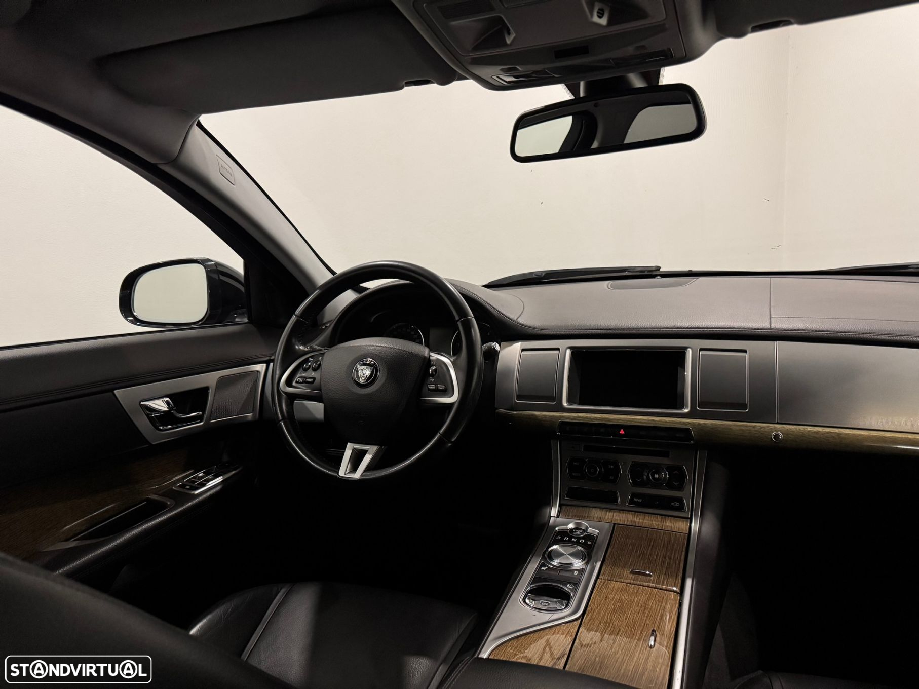 Jaguar XF Sportbrake 2.2 D Premium Luxury - 33