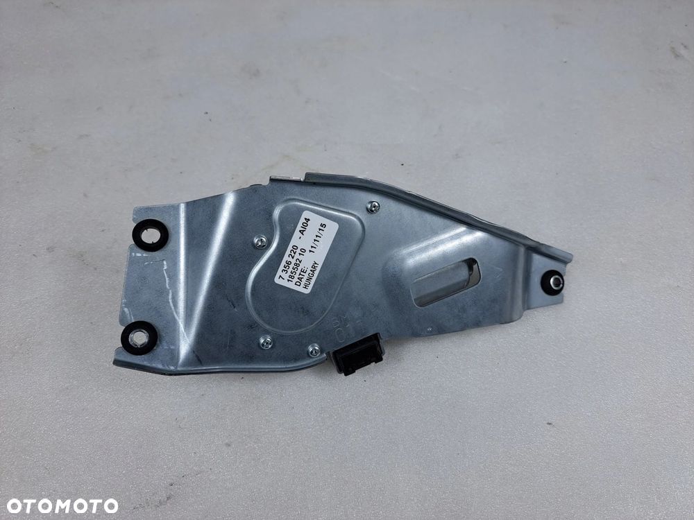 BMW 2 F46 SILNICZEK WYCIERACZKI KLAPY TYŁ - 3