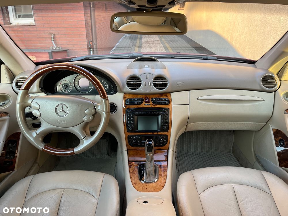 Mercedes-Benz CLK - 22