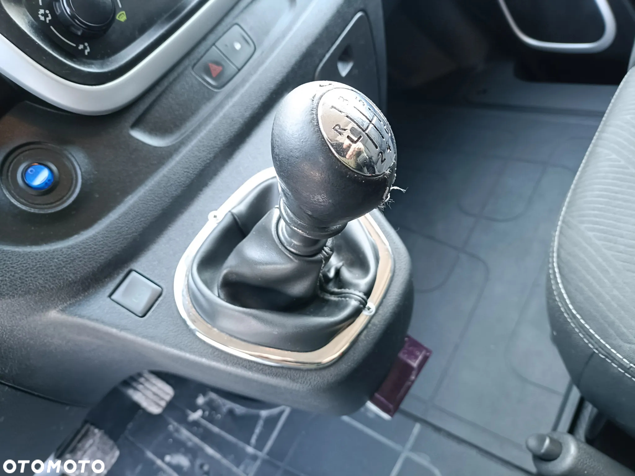 Renault Trafic - 22
