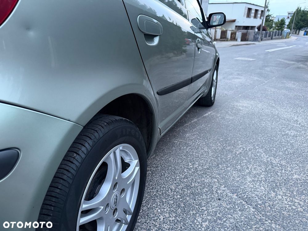 Toyota Yaris 1.0 Sol - 12