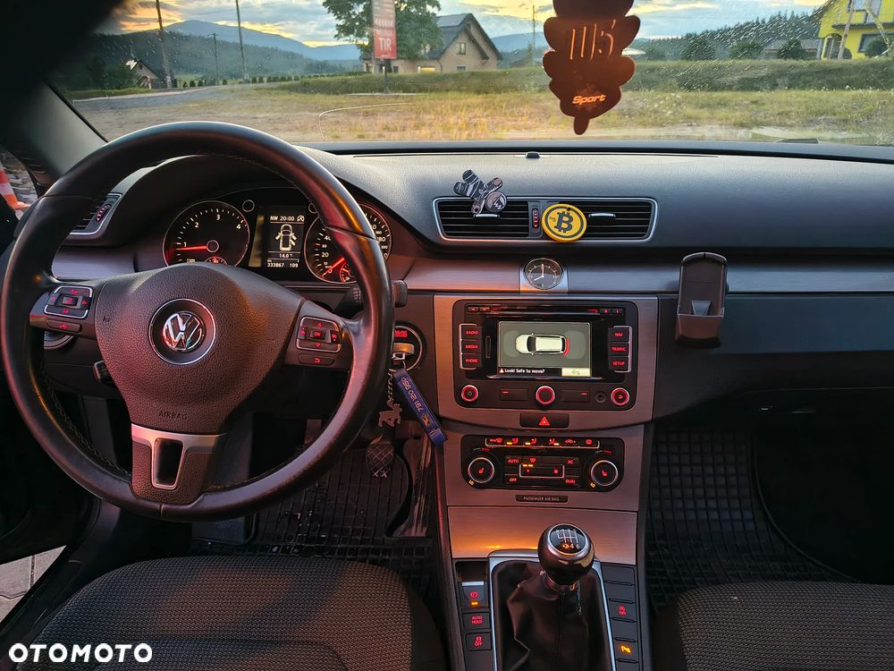 Volkswagen Passat 2.0 Blue TDI SCR Comfortline - 4