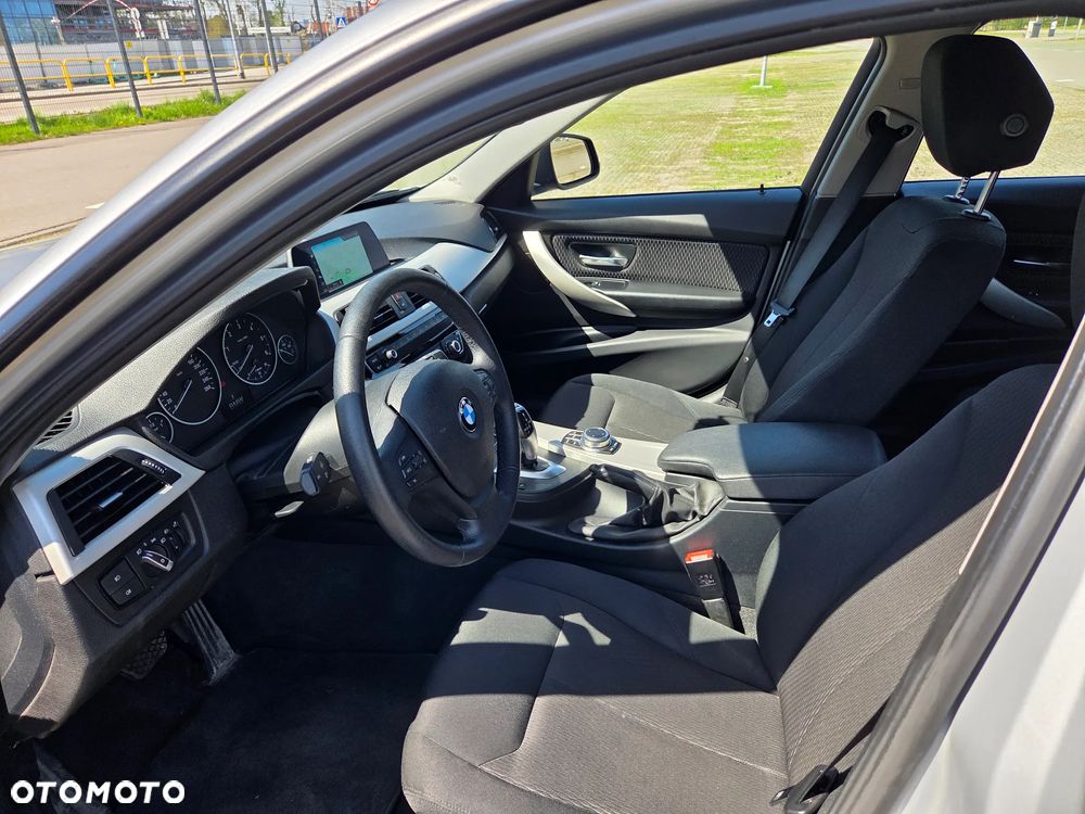 BMW Seria 3 318d Edition Luxury Line Purity - 8