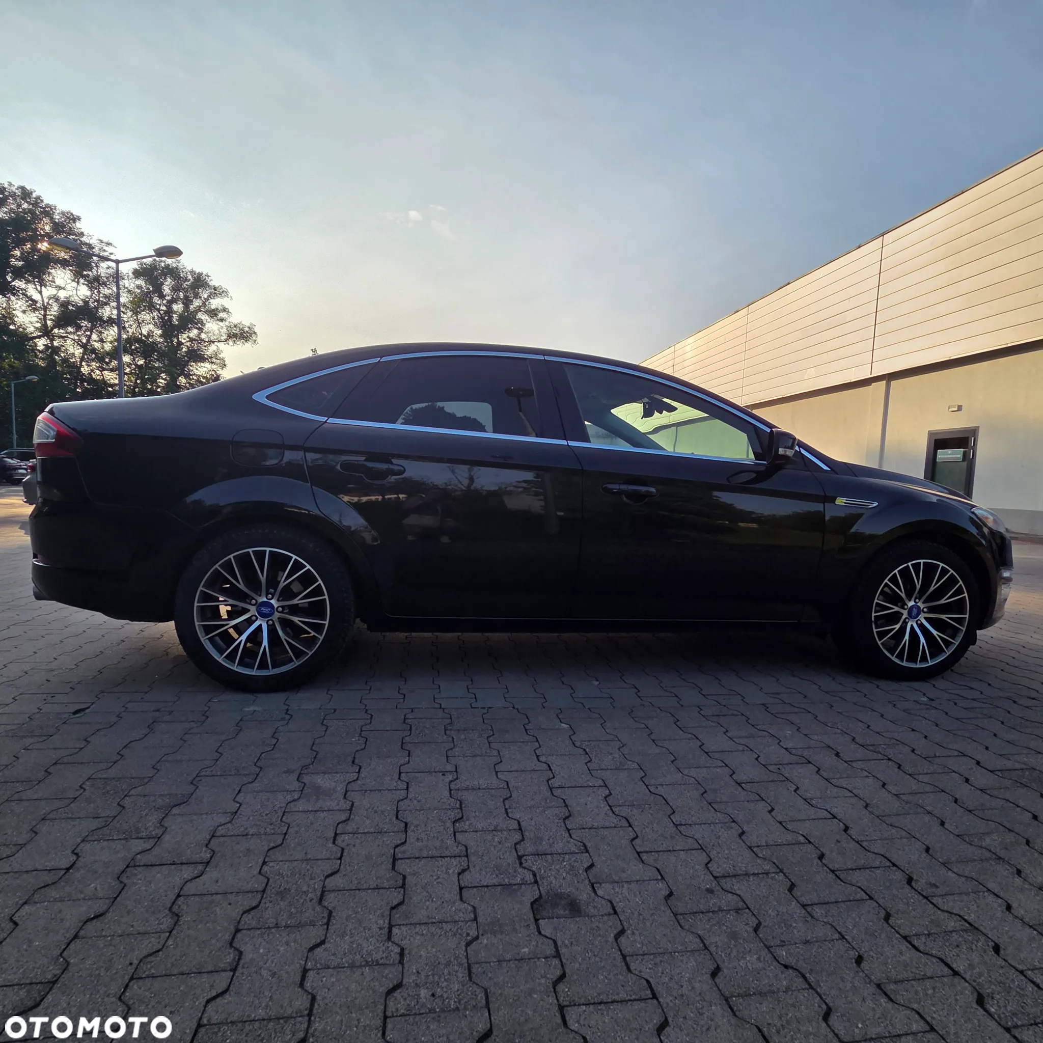 Ford Mondeo 2.0 EcoBoost Titanium - 25