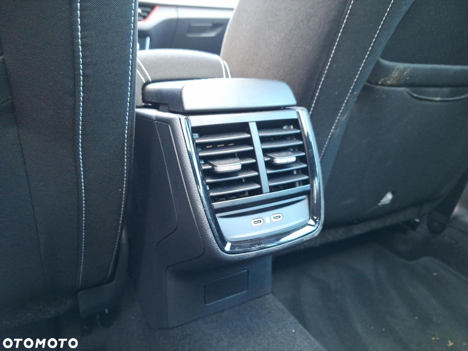 Skoda Kamiq 1.5 TSI Monte Carlo DSG - 33