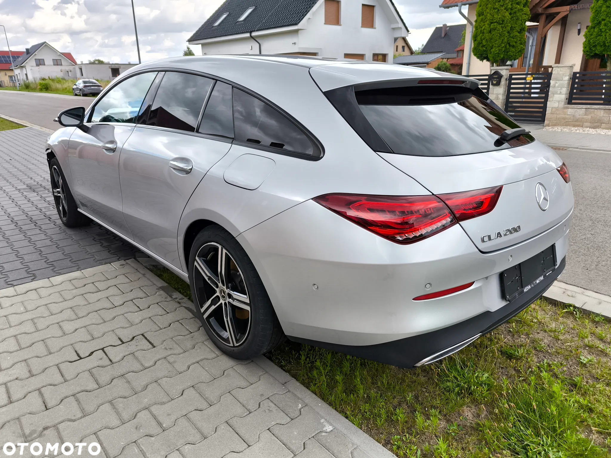 Mercedes-Benz CLA 200 Shooting Brake 7G-DCT AMG Line - 4