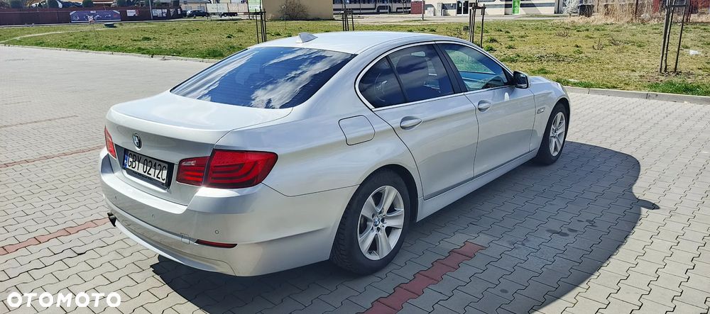 BMW Seria 5 520i - 8