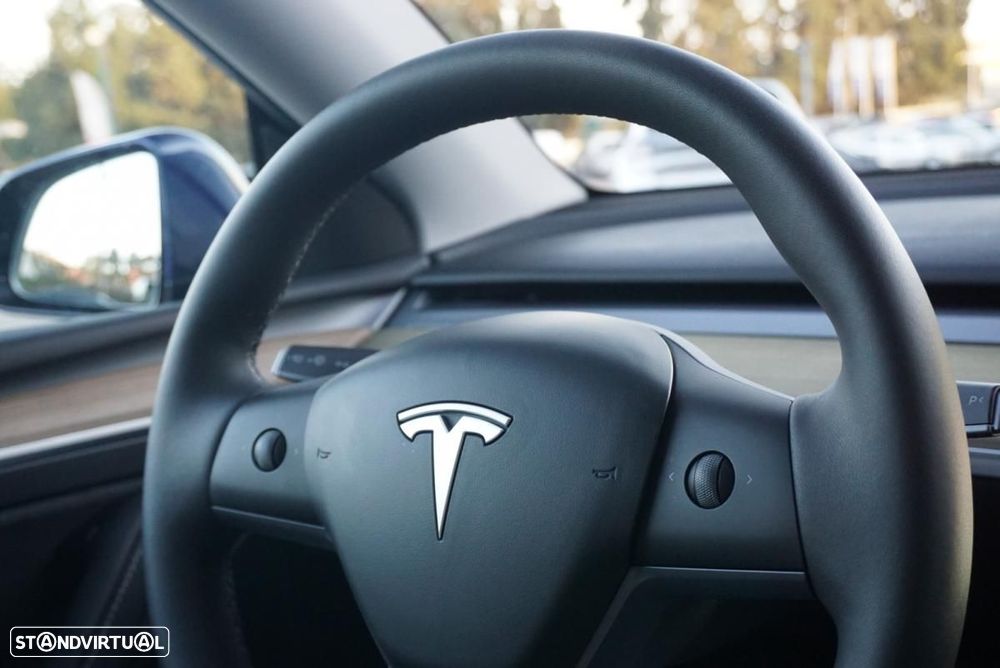 Tesla Model Y Long Range Dual Motor AWD - 39