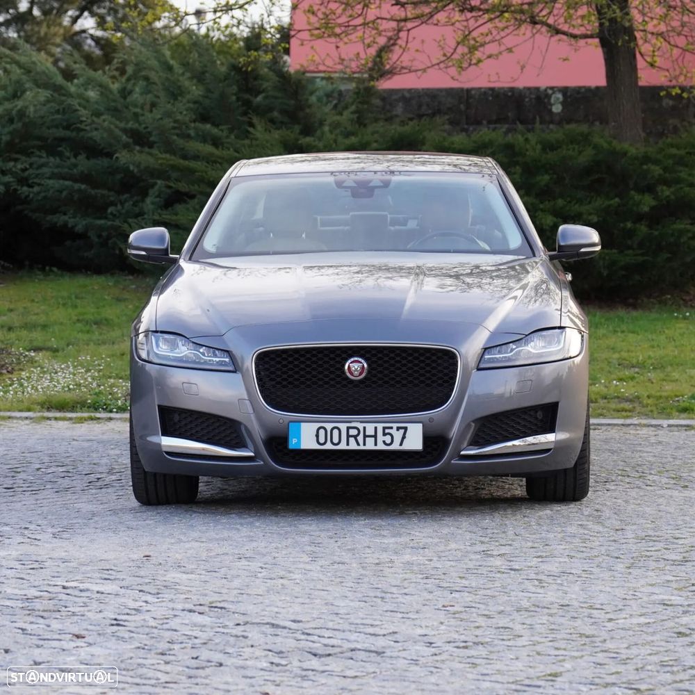Jaguar XF - 3