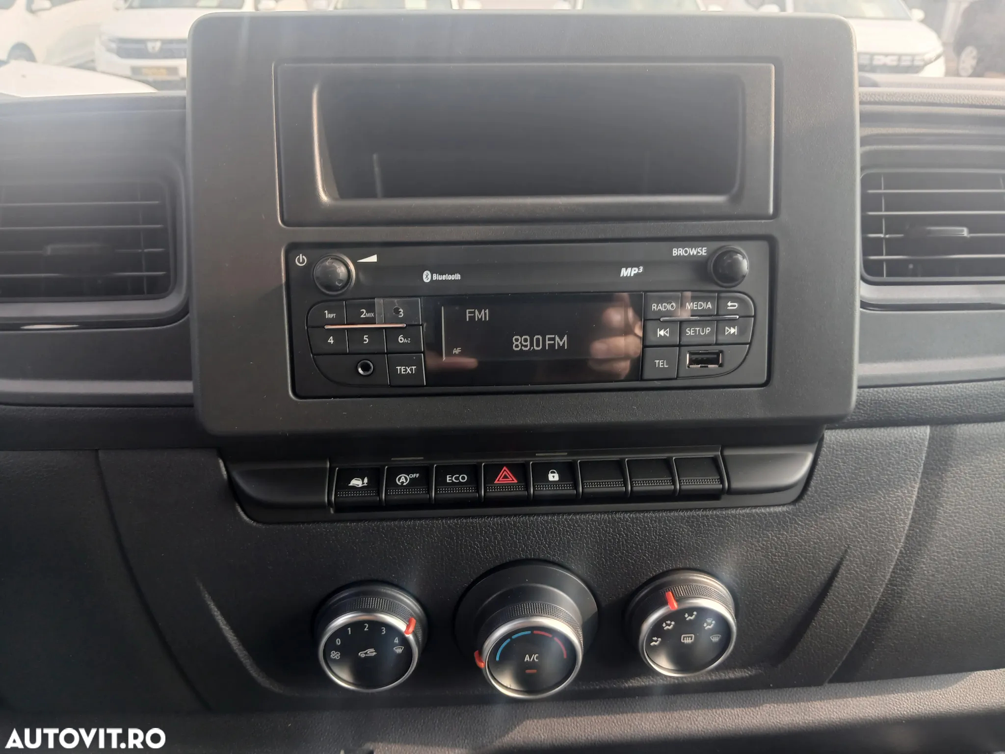 Renault Sasiu Cabina Dubla 6+1 locuri Tractiune 3.5T - 10