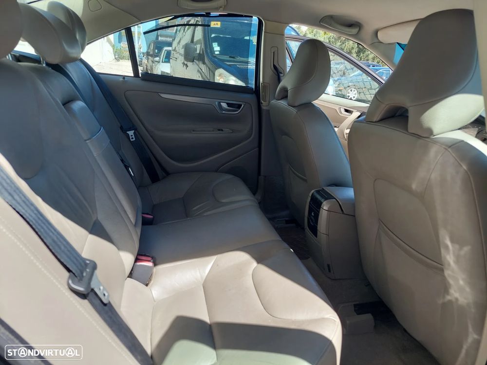 Volvo S60 2.4 D5 Nivel 3 - 35