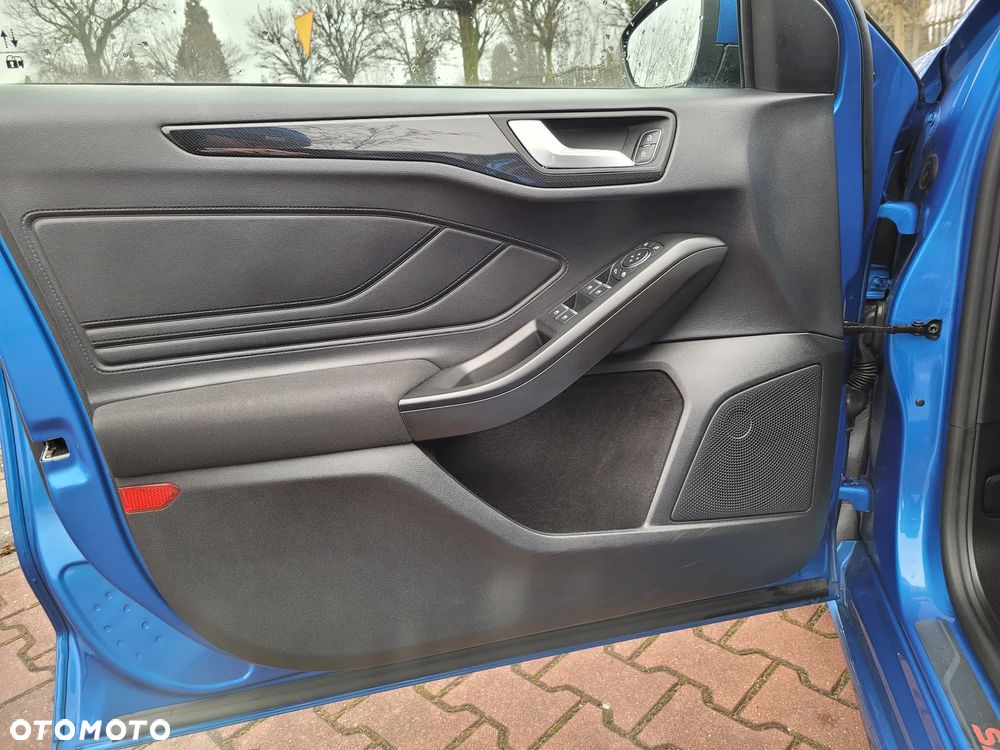 Ford Focus 1.0 EcoBoost mHEV ST-Line X - 28