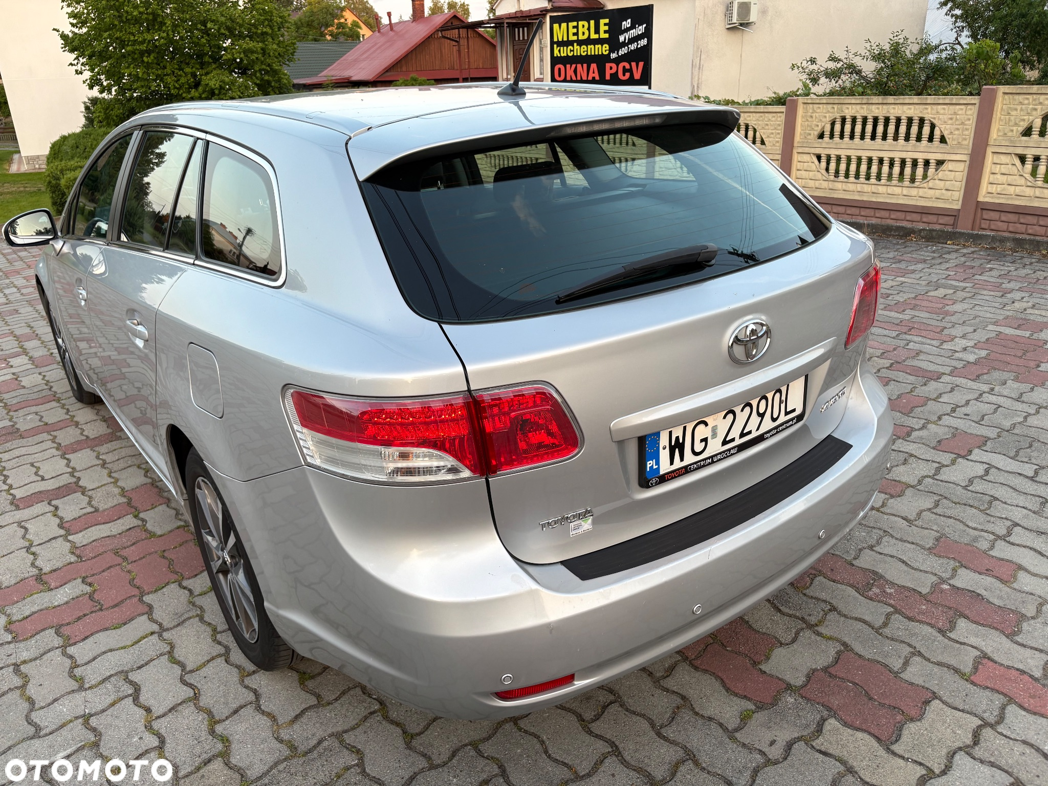 Toyota Avensis 2.0 D-4D Premium - 4