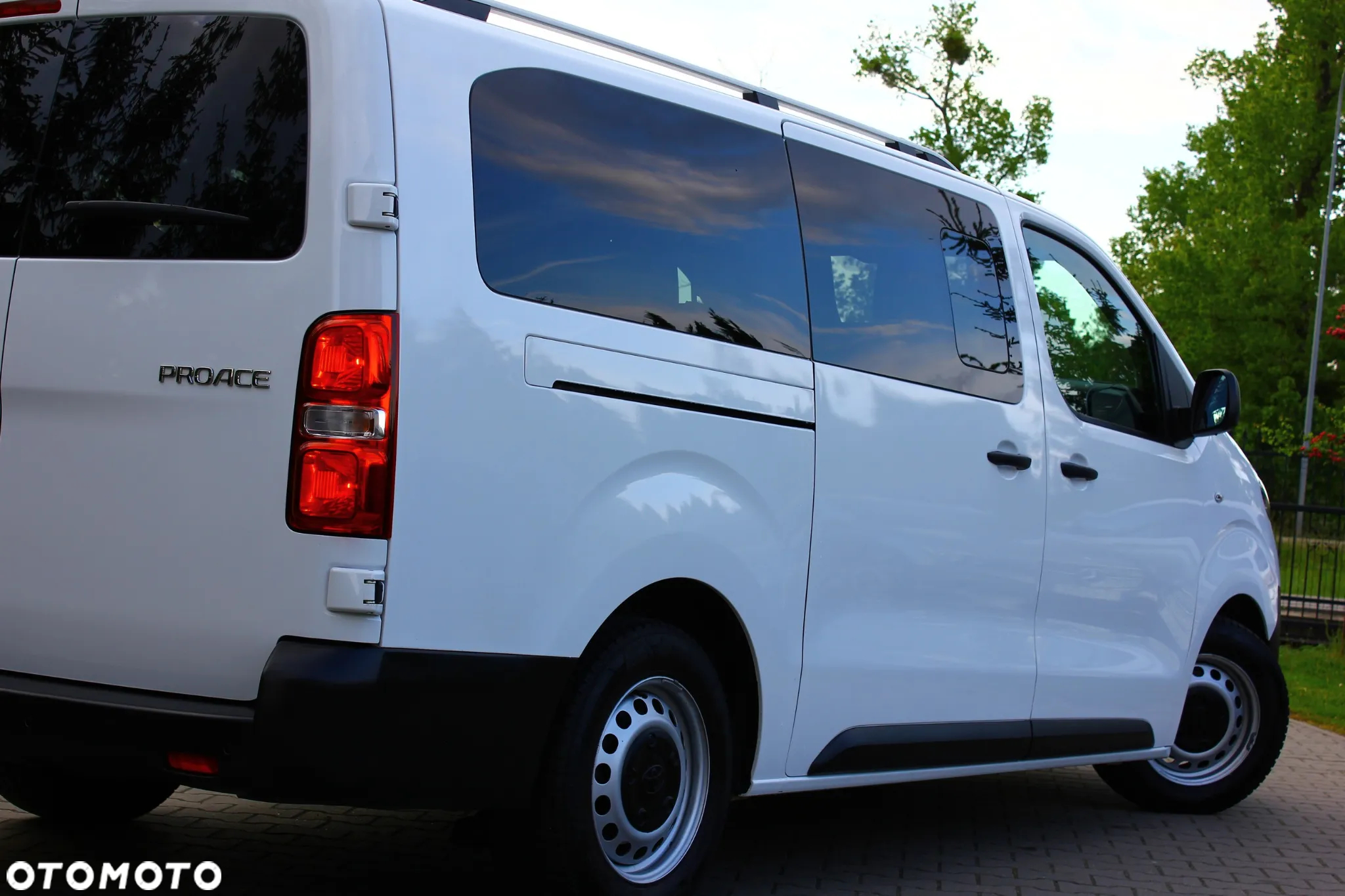 Toyota ProAce Kombi 2.0 D-4D Long 2,8t - 16