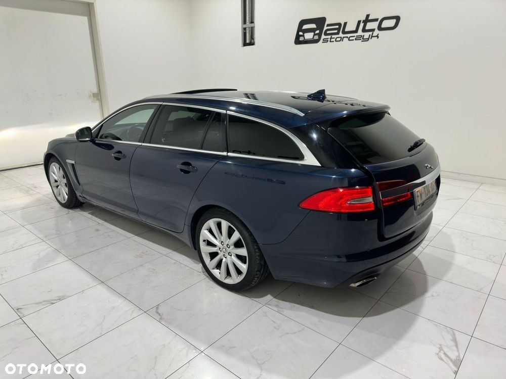 Jaguar XF - 10