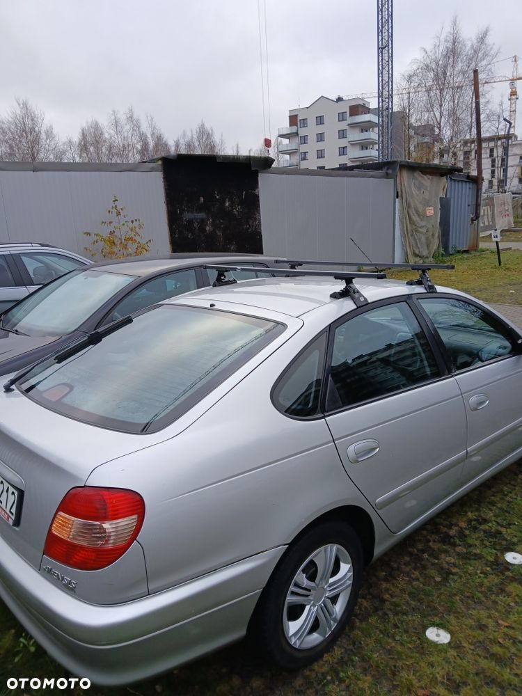 Toyota Avensis - 2