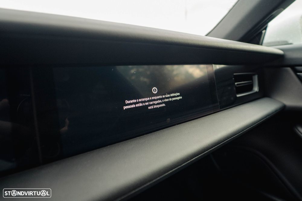 Porsche Taycan Cross Turismo 4 - 19