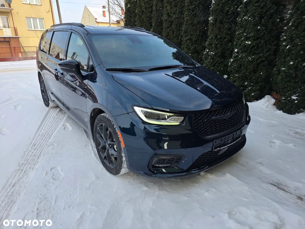 Chrysler Pacifica - 4