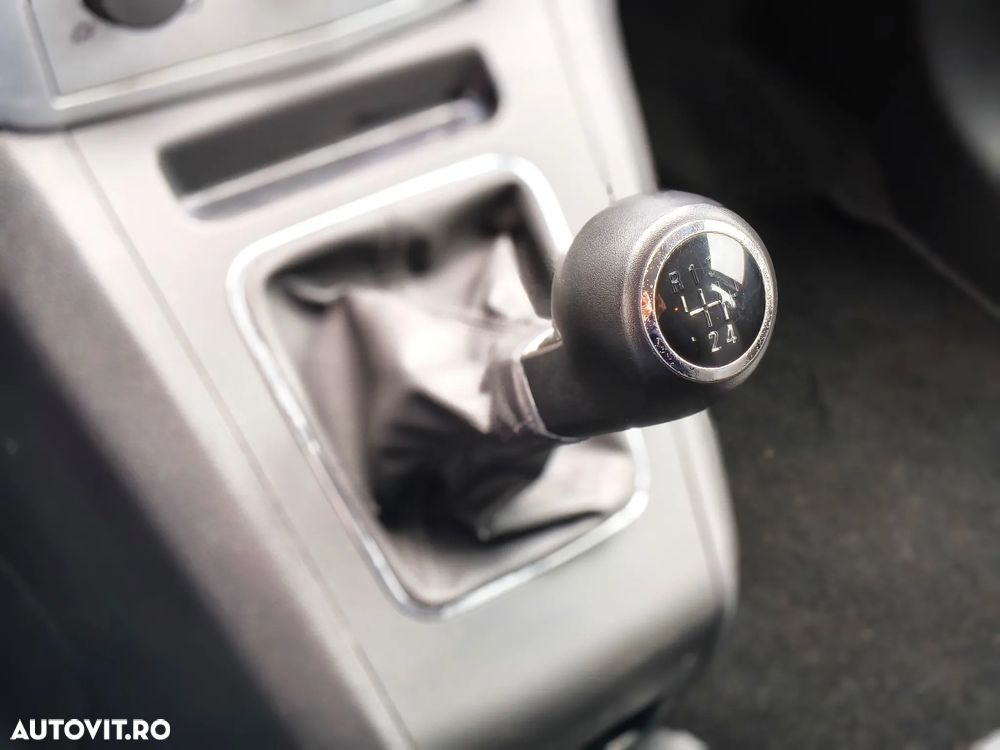 Opel Zafira 1.8 Family Plus - 29