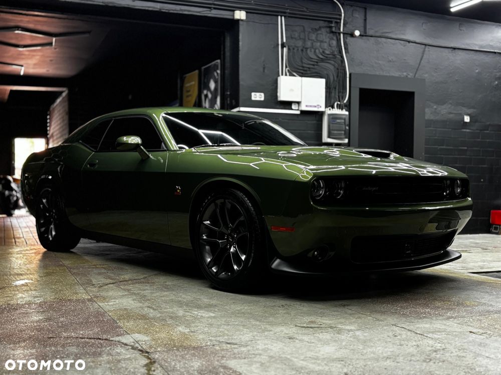 Dodge Challenger 6.4 Scat Pack - 10