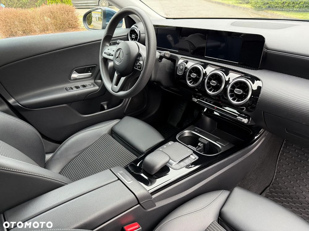 Mercedes-Benz CLA 250 e 8G-DCT Special Edition - 20