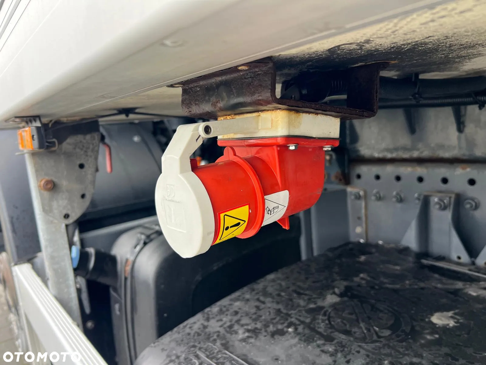 DAF CF 370 EURO 6 CHŁODNIA MROŹNIA + WINDA + DRZWI - 13