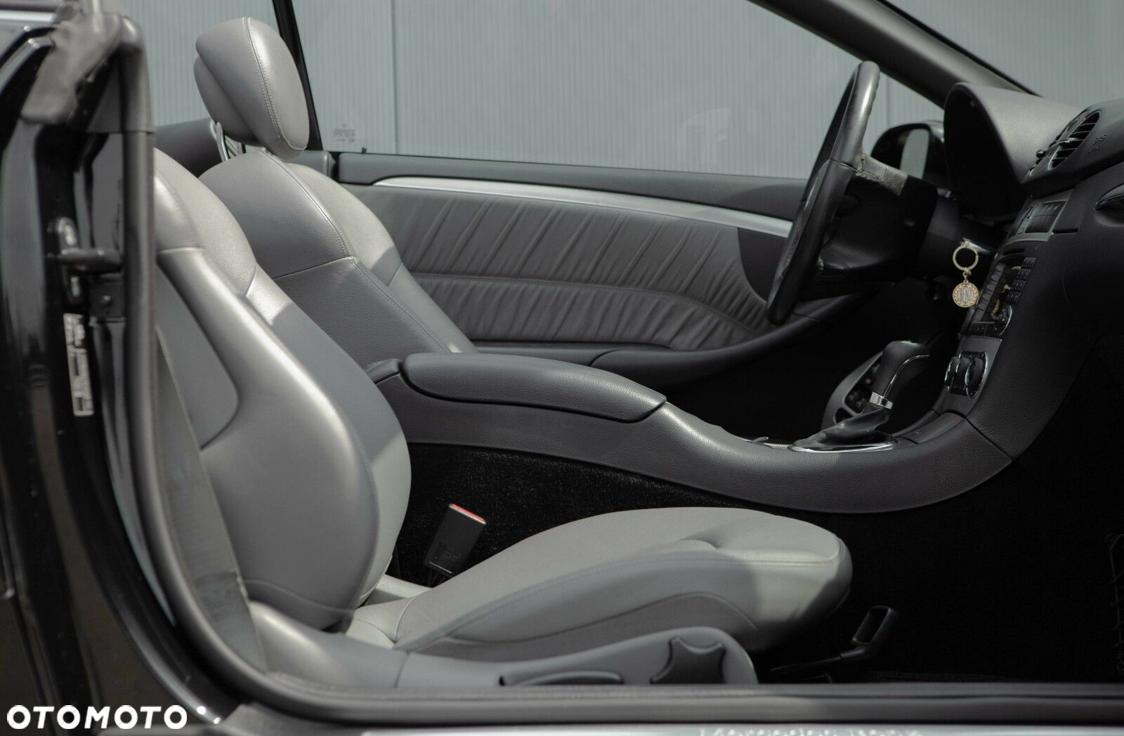 Mercedes-Benz CLK - 27
