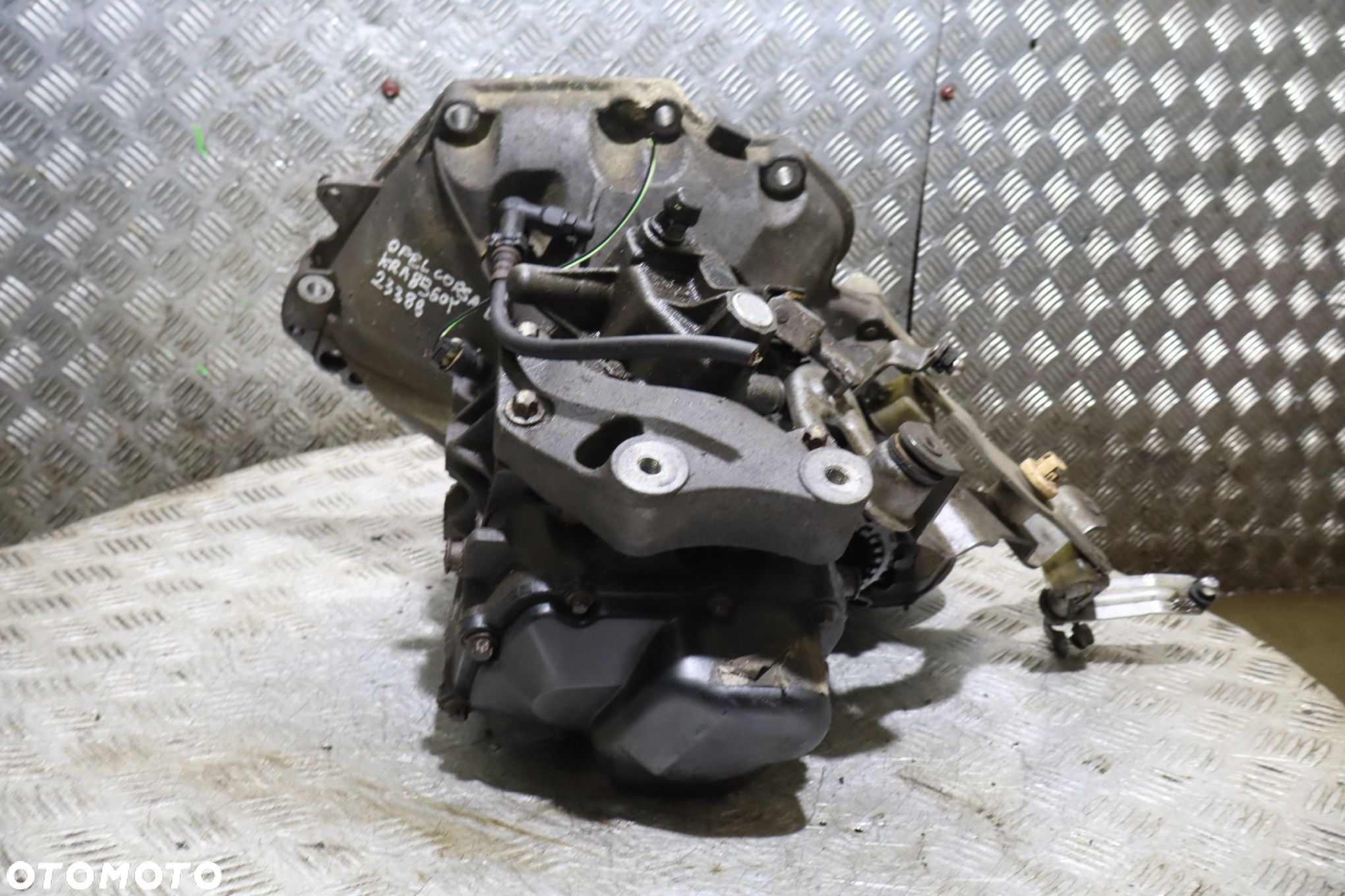 SKRZYNIA BIEGÓW 5 BIEGOWA OPEL CORSA D 1.2 2RC429 - 2