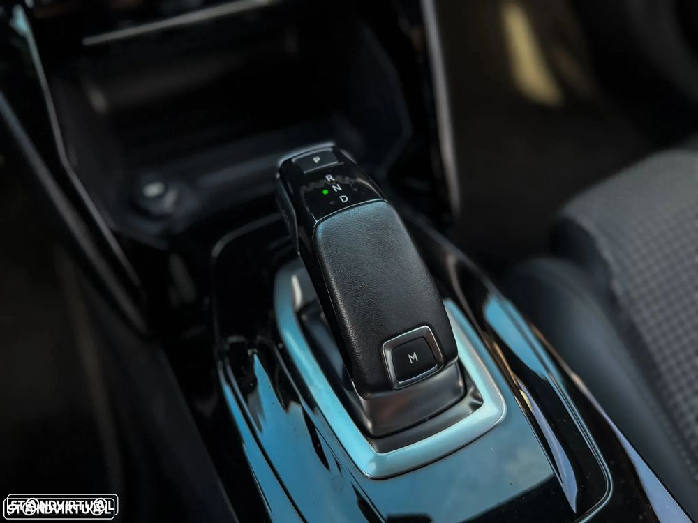 Peugeot 2008 1.5 BlueHDi GT Line EAT8 - 29