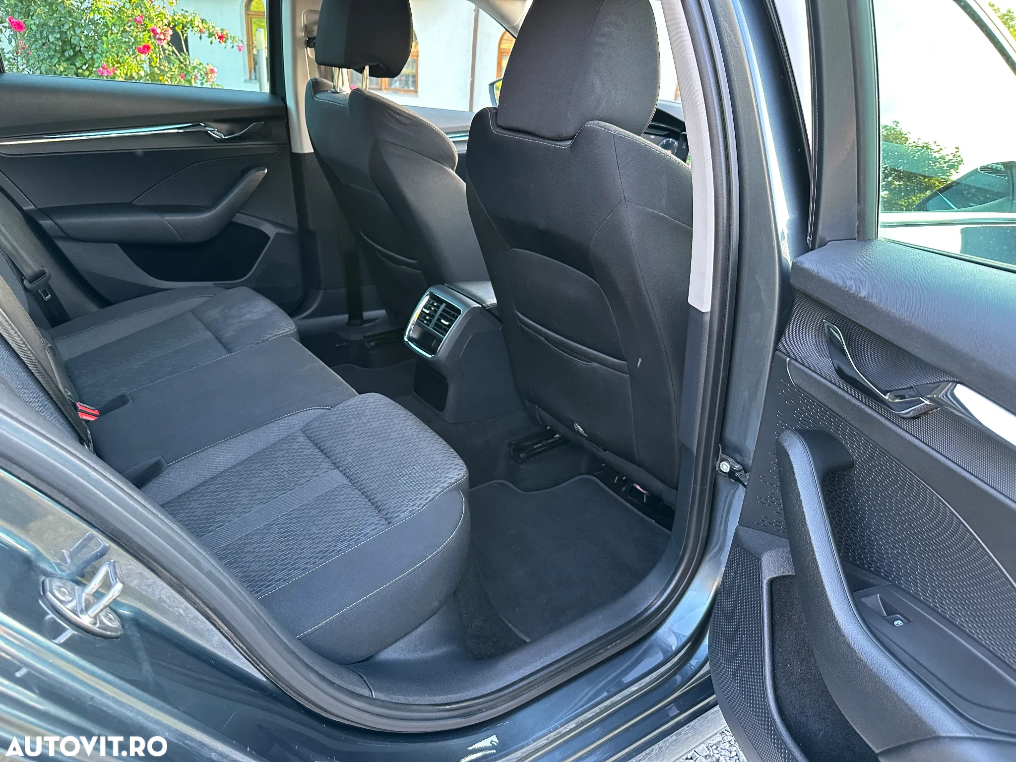 Skoda Octavia 2.0 TDI DSG Ambition - 13